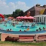 Freistehendes Beim Wellnessbad Mit Eingezaeuntem Garten Und Terrasse By Interhome 펜션 Birkamajor