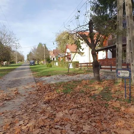 Freistehendes Beim Wellnessbad Mit Eingezaeuntem Garten Und Terrasse By Interhome * Birkamajor