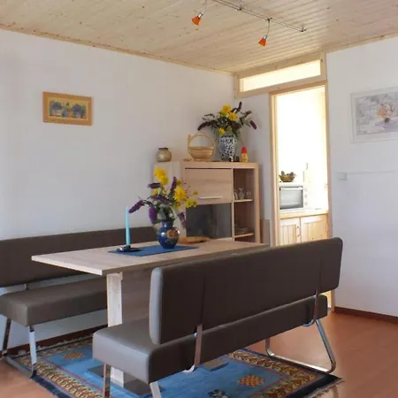 Feriehus Freistehendes Beim Wellnessbad Mit Eingezaeuntem Garten Und Terrasse By Interhome
